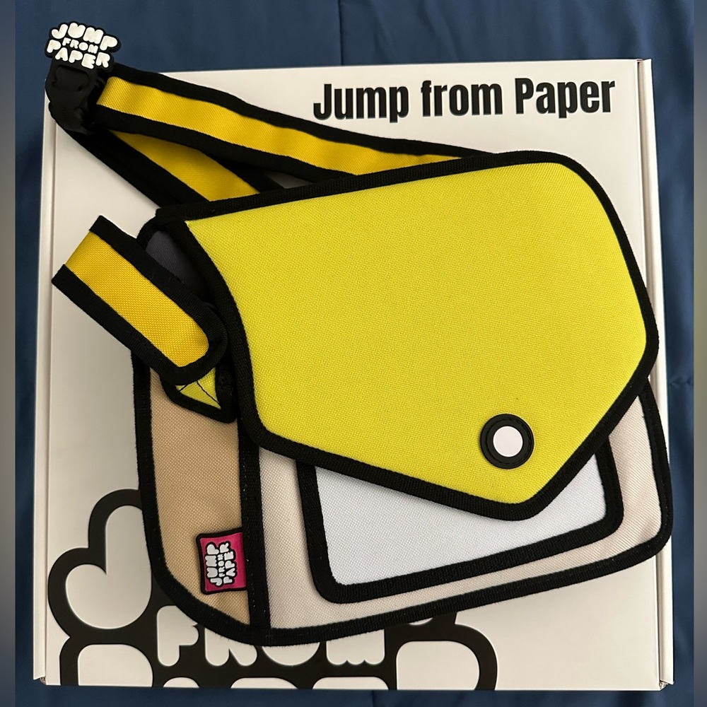 Jump From Paper Giggle Minion Yellow Shoulder Bag | JFP163 2D Crossbody Bag